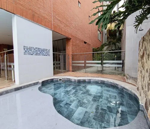 Se Alquila Hermoso Apartamento Duplex En Menga, Quinto Piso Con Ascensor