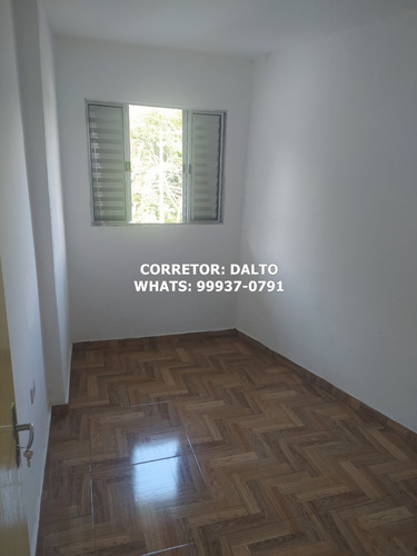Imagem 11 de 12 de Casa Com 2 Quartos E 1 Banheiro Para Alugar, 50 M²