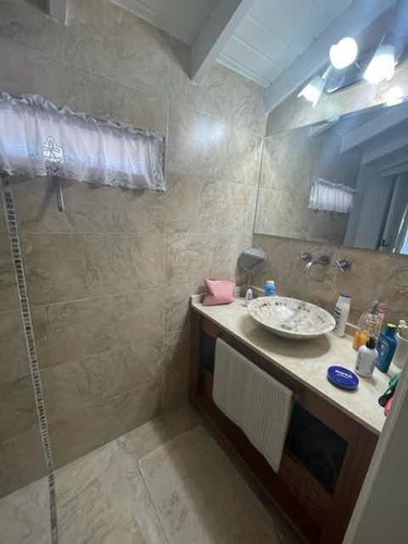 Venta - Casa En Esquina En Monte Grande!