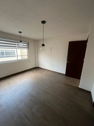 Casa En Renta De 3 Niveles En Toscana