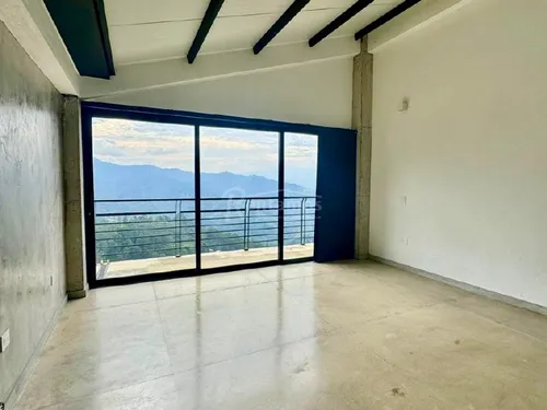 Casa En Venta En Loma Del Escobero. Cod V776075