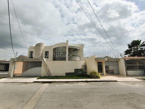 Magnífica Residencia De Lujo En Urbanización Corinsa 24-27025 Irrr