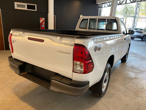 Imagen 6 de 14 de Toyota Hilux Dx 2.4 Tdi 4x4 Cs Vehiculosdeloeste