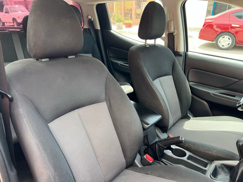 Mitsubishi L200 2.4 Cabina Doble 4x2 Mt