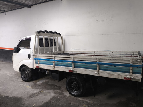 Kia Bongo 2.5 Std 4x2 Rs Turbo C/ Carroceria 2p