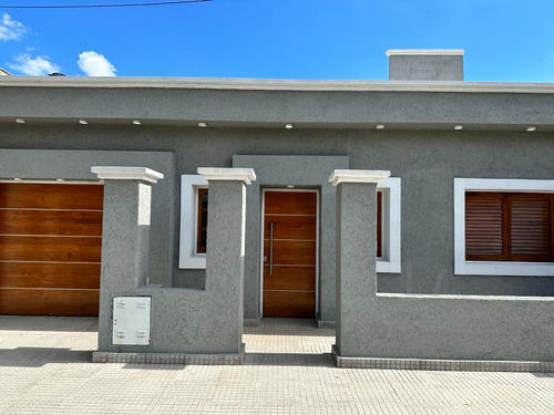 Se Vende Casa En Barrio Residencial San Roque