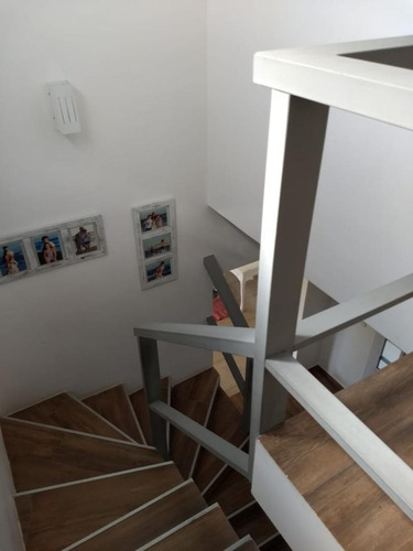 Excelente Casa Moderna Muy Luninosa 4 Dormitorios