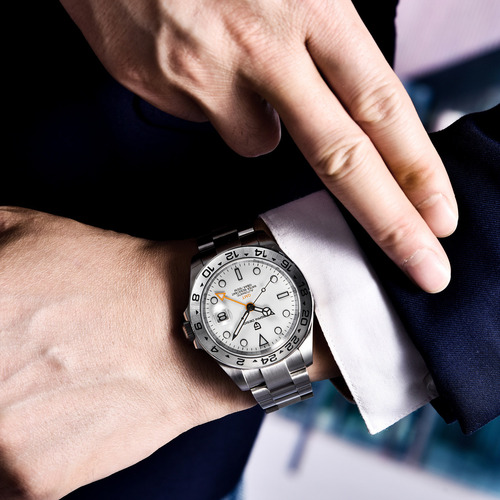 Reloj Mecánico Pagani Design Gmt Watch De Lujo Para Hombre Correa Plateado Fondo Blanco