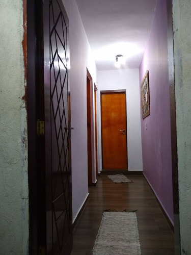 Sobrado Com 5 Cômodos E Garagem