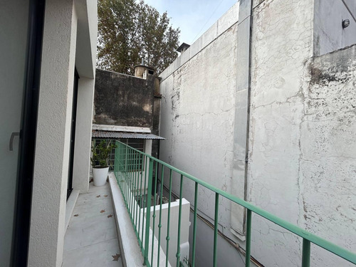 Venta - Casa De Pasillo De Dos Dormitorios, Reciclada. Echesortu, Rosario. Acepta Permuta.