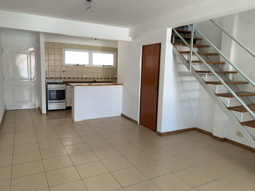 Imagen 5 de 17 de Venta - Dúplex 2amb Al Frente C/2 Balcones - Saavedra