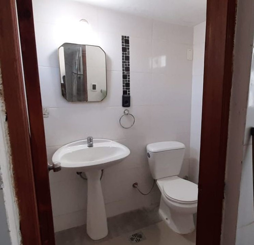 Venta, 2 Apartamentos En Un Padrón (con Renta)