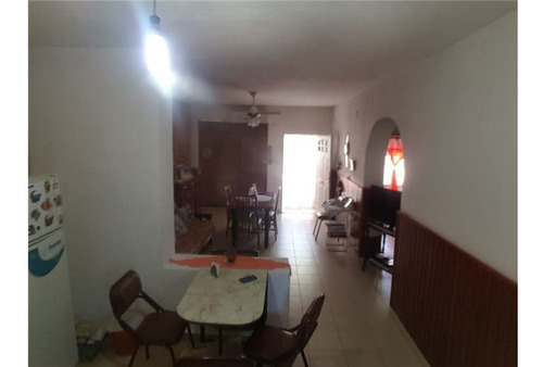 Casa 3 Dormitorio Patio Seco Y Amplio Jardin