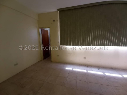 Edificio En Venta / Municipio Guaicaipuro Los Teques Yo 25-15970