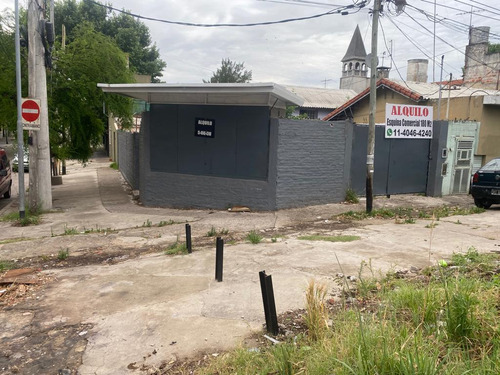 Alquilo Terreno Sobre Avenida Marquez! Con Mejoras!