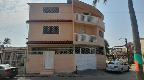 Excelente Casa En La Colosio R.a