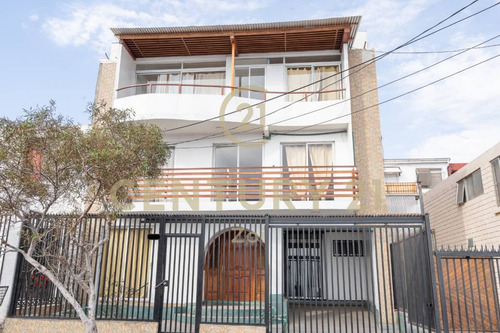 Imagen 1 de 27 de Hostal En Venta - Sector Sur De Iquique