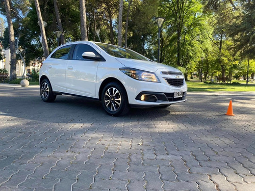 Imagen 5 de 11 de Vendo - Financio Chevrolet Onix Ltz 2015 Full