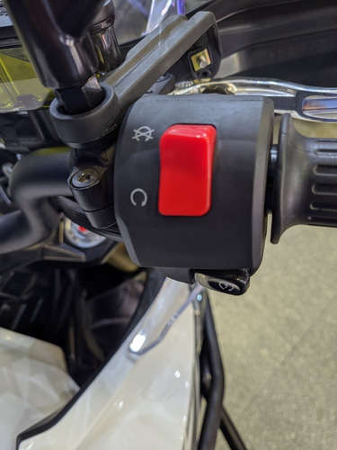 Imagen 6 de 16 de Nueva Cfmoto 650 Mt Tablero Tft Pune Motos Stock 12 Tasa 0%