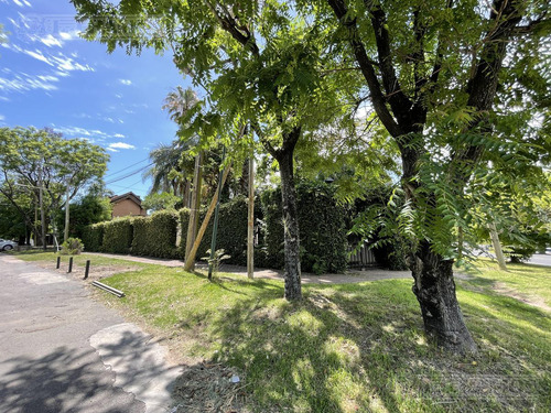 Casa Con Excelente Lote En La Horqueta, A Pocas Cuadras Del Colegio Newman.