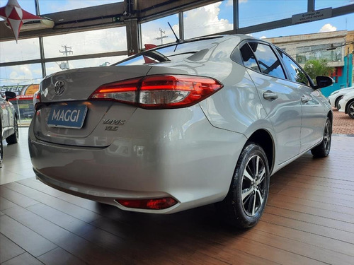Imagem 4 de 12 de Yaris 1.5 16v Flex Sedan Xls Multidrive