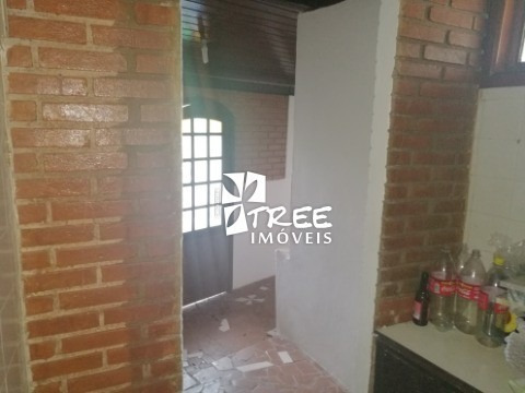 Imagem 21 de 23 de Venda- Chacara-aruja- Excelente Imóvel Com Aproximadamente A/t 3.750m², Distribuídos Em 3 Casas, Casa 1 Tem 2 Dormitórios, Sala, Cozinha, Wc(baixo - Ch00073 - 33146802