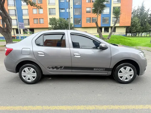Renault Logan 1.6 Expression / Life +