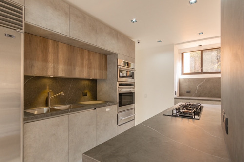 Se Vende Ph En La Urb. Lomas De La Alameda Con Vista Al Ávila Y 2 Terrazas.