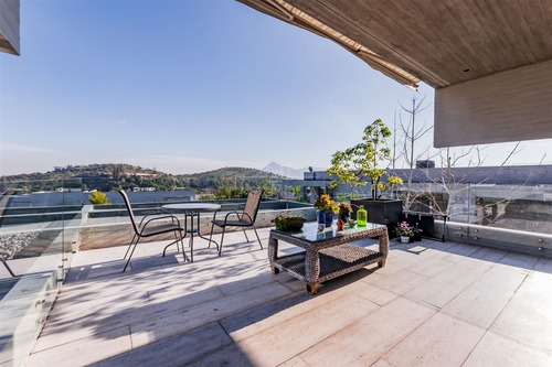 Casa En Venta De 6 Dorm. En Lo Barnechea