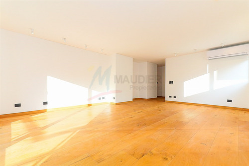 Departamento En Arriendo De 2 Dorm. En Las Condes