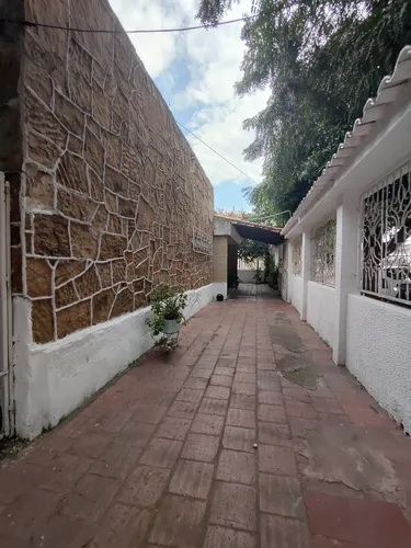Casa En Venta En Popular. Cod V30244