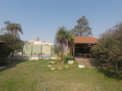 Casa En Venta 5 Ambientes En Banfield, Lomas De Zamora