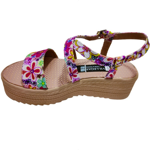 Imagen 6 de 9 de Huarache Plataforma Tiras Yute Y Flores Para Un Look Ligero