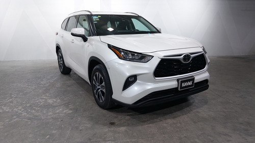 Toyota Highlander 3.5 XLE AUTO