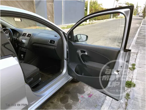 Volkswagen Vento 1.6 Confortline Mt
