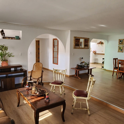 Se Vende Casa Remodelada De Un Piso En Villa Triana