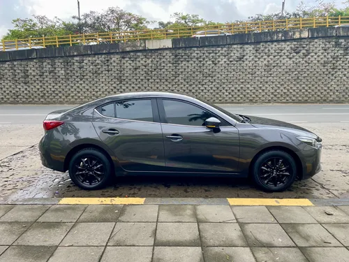 Mazda 3 2.0 Prime