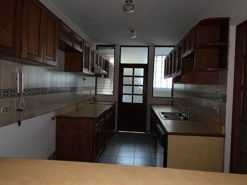 Imagen 4 de 14 de Venta Casa Tipo Town House En Residencial La Montaña Zona 16