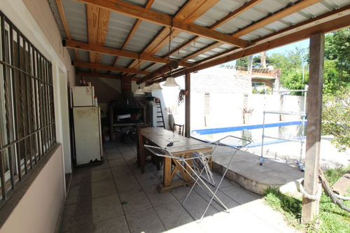 Oportunidad Chalet 7 Ambientes Con Piscina Escucha Oferta