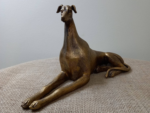 Imagem 2 de 2 de Peca Decorativa De Resina Cachorro Dourado