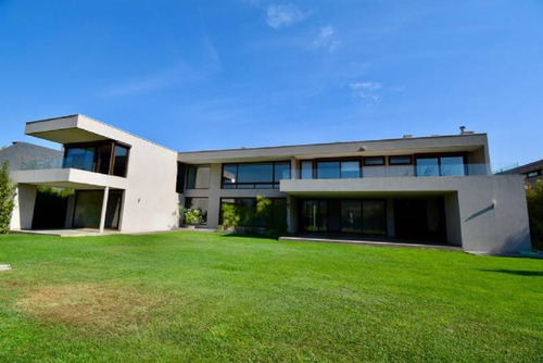 Casa Mediterranea En Exclusivo Condominio Cod.061