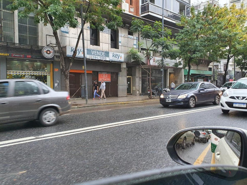 Alquiler Local 220 M2 Con Gran Vidriera Ex Carrefour Express - Apto Todo Rubro