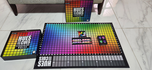 Hues And Cues A Guessing Game Of Colors And Glues (Usado)
