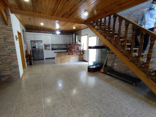 Imagen 9 de 11 de Townhouse En El Piñal Maracay 04243050970