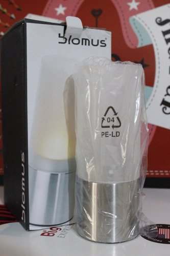 Imagen 2 de 5 de Porta Vela O Faro Blomus De Acero Inoxidable Con Vidrio 22cm