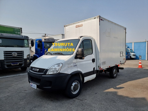 Imagem 3 de 15 de Iveco Daily 35s14 2018 Baú Ar Condicionado