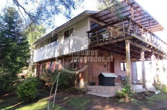 Imagen 3 de 13 de Casa En Venta De 4 Dorm. En Futrono