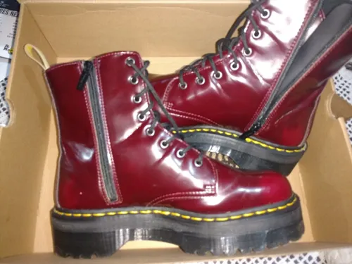 Dr martens jadon vegan cherry hotsell