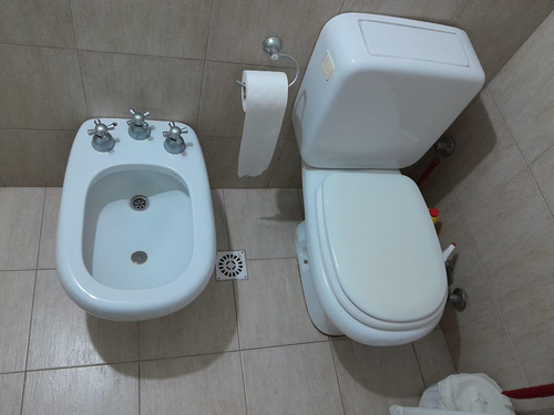 Casa En Venta En Beccar De 4 Dormitorios, Entre Vias Y Libertador, Jardín, Pileta.