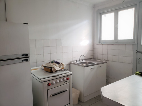 Imagen 6 de 18 de Metro Las Rejas: 3 Dorm, 1 Baño, Patio Y Estacionamiento